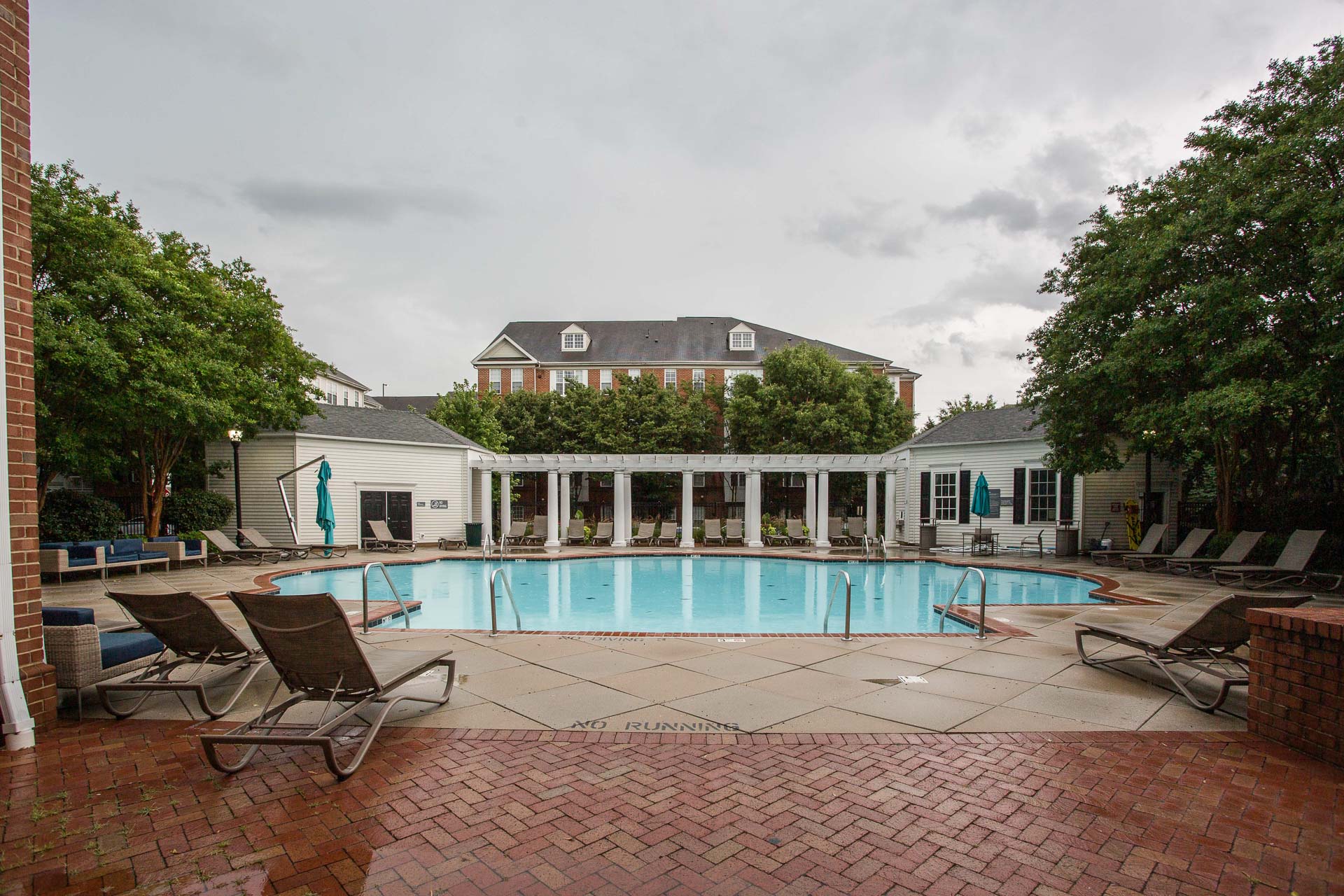 9_Short_Term_Housing_Avalon_Arlington_Square_Pool (2)