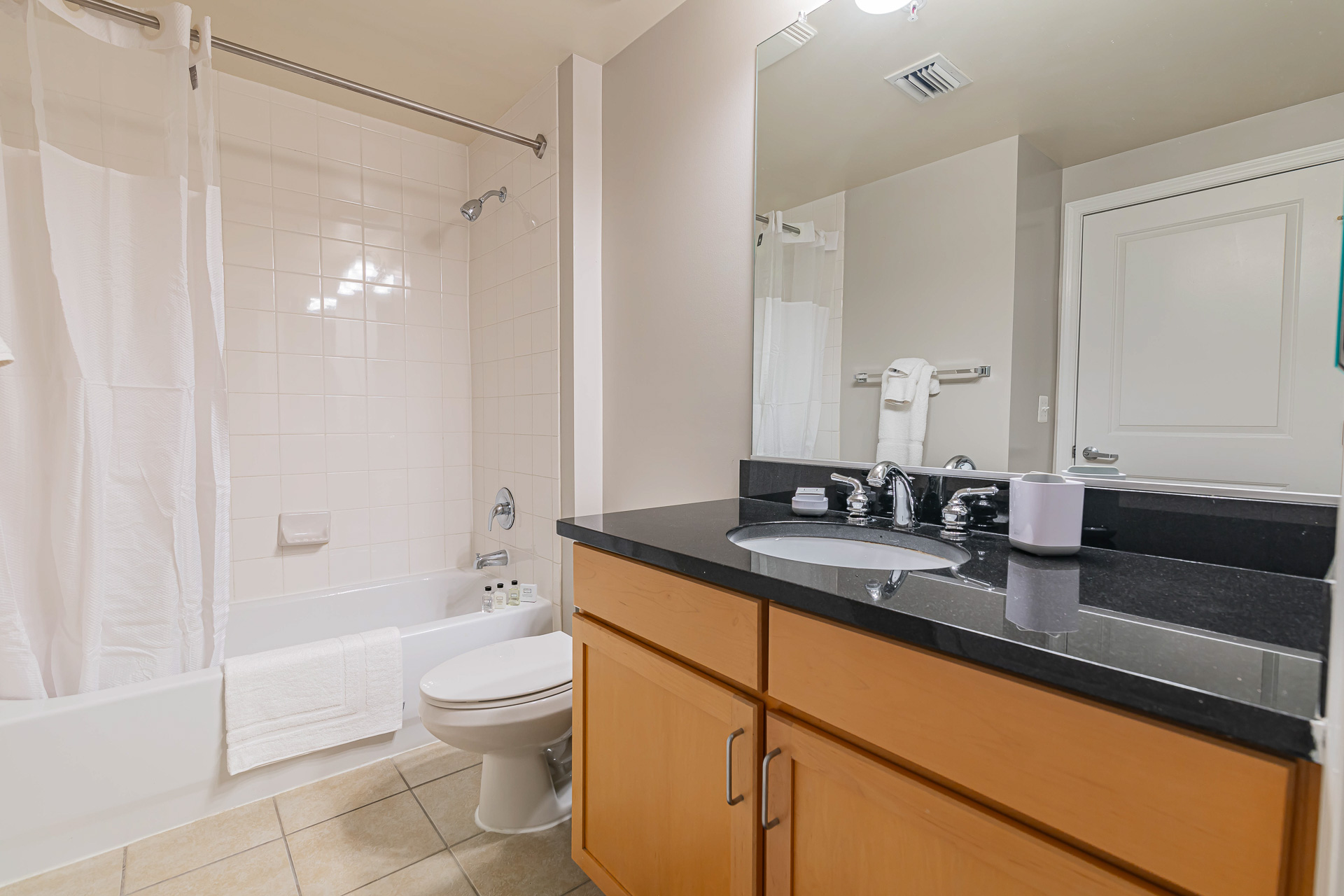 10_Furnished_Apartment_Pearson_Square_Bathroom_Tub_Shower-in_Shower