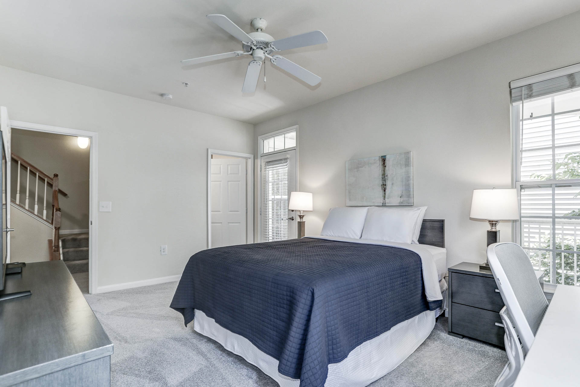 7_Avalon_Traville_Corporate_Apartment_Specialists_3_Levels.jpg
