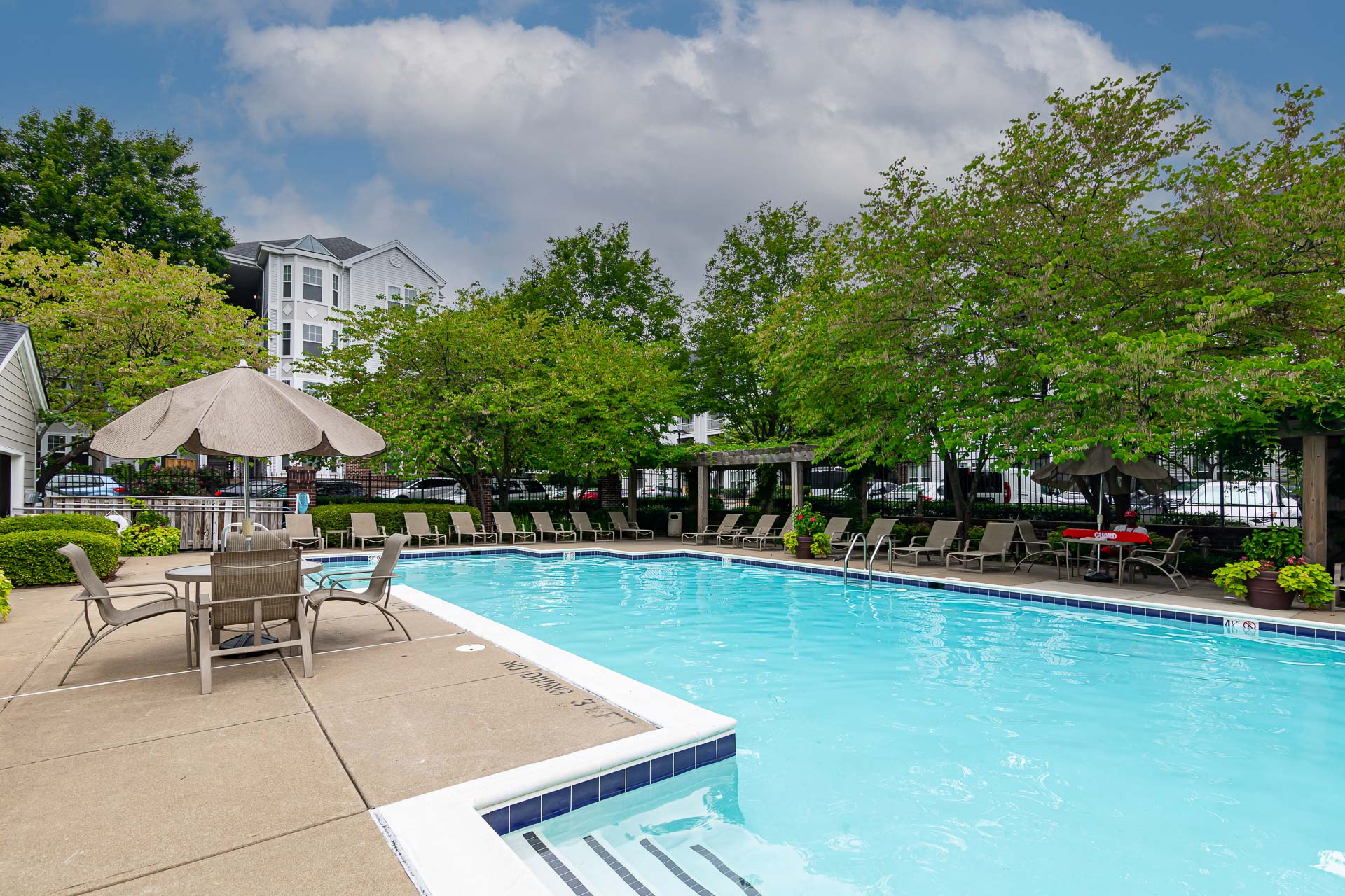10_Furnished_Short_Term_Regents_Park_Pool (15) (14)